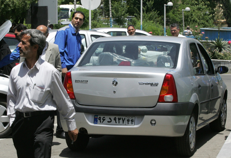 Illustration for article titled Tehranopnik: The Cars And Car Culture Of Iran